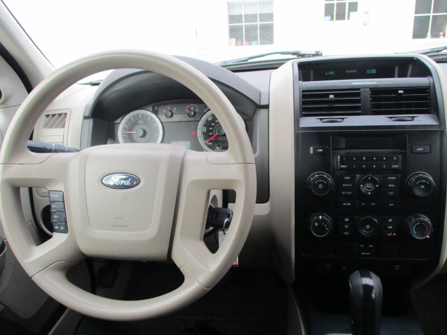 2008 SILVER Ford Escape (1FMCU02Z68K) , AUTOMATIC transmission, located at 540a Delsea Drive, Sewell, NJ, 08080, (856) 589-6888, 39.752560, -75.111206 - Photo#17